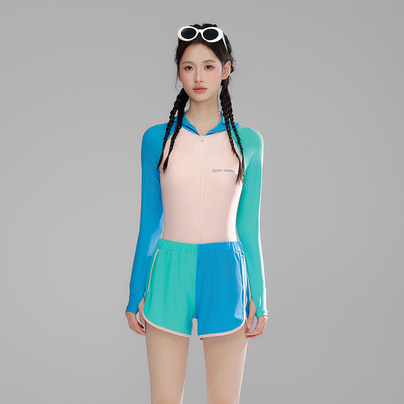 2025新款泳衣女款连体保守防晒长袖专业运动短裤冲浪服温泉泳装