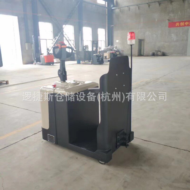 站驾式牵引车2-4吨机场牵引钩托行李电动牵引车电子转向拖车头
