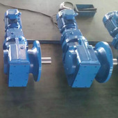 kf47 A减速器 Y2.2 KF47 30.28 硬齿面减速机 传动扭矩大