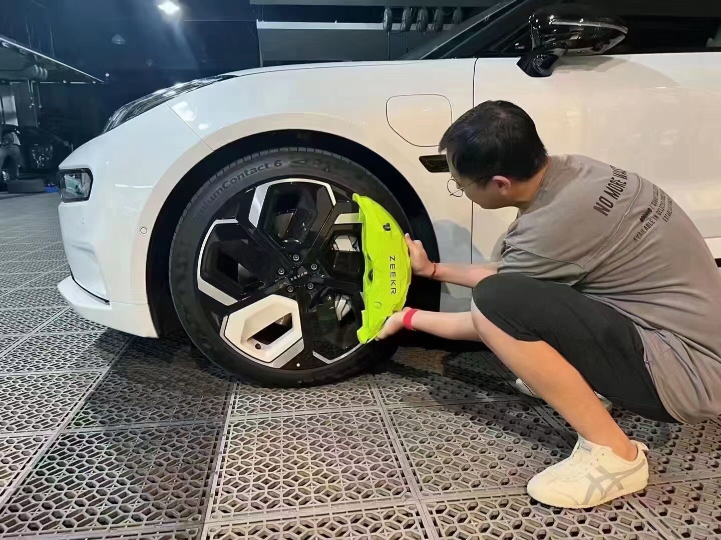 极氪001宝.马5系奥.迪A7/A6十活塞刹车改装卡钳10N正品刹车套装