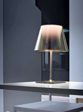 意大利Ktribe艺术设计家居艺术客厅卧室书房亚克力创意书桌台灯