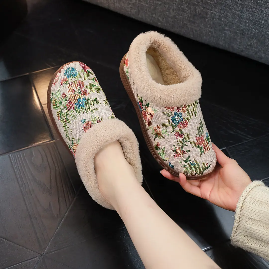冬季老北京绣花保暖居家棉拖鞋女包跟毛毛鞋加绒软底防滑妈妈鞋子