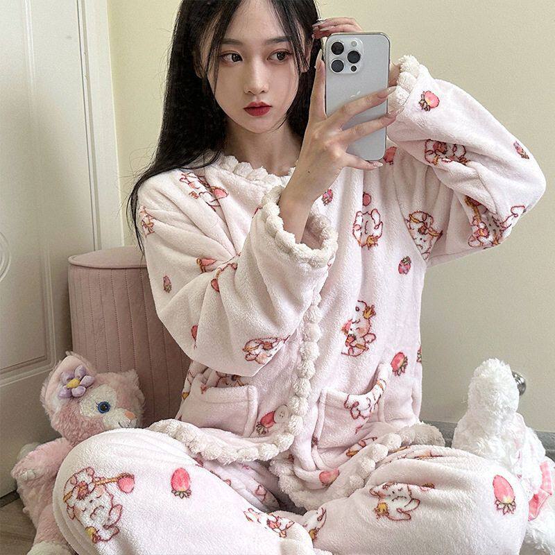 新款宽松冬季韩版小兔子女草莓套装家居服卡通睡衣法兰绒可爱学生