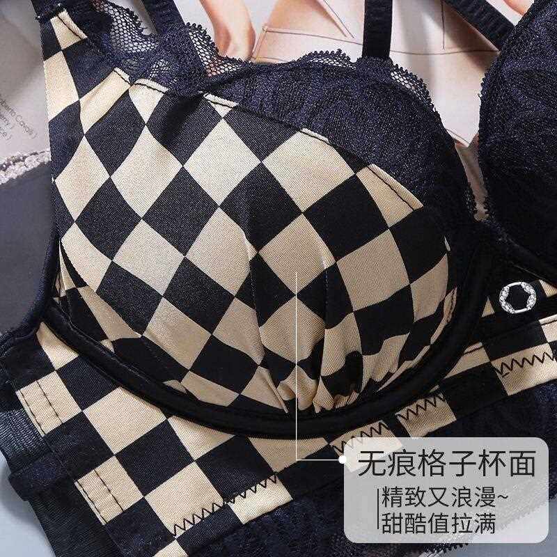 新款直销小胸专用聚拢显大内衣女加厚性感蕾丝美背胸罩套装无钢圈