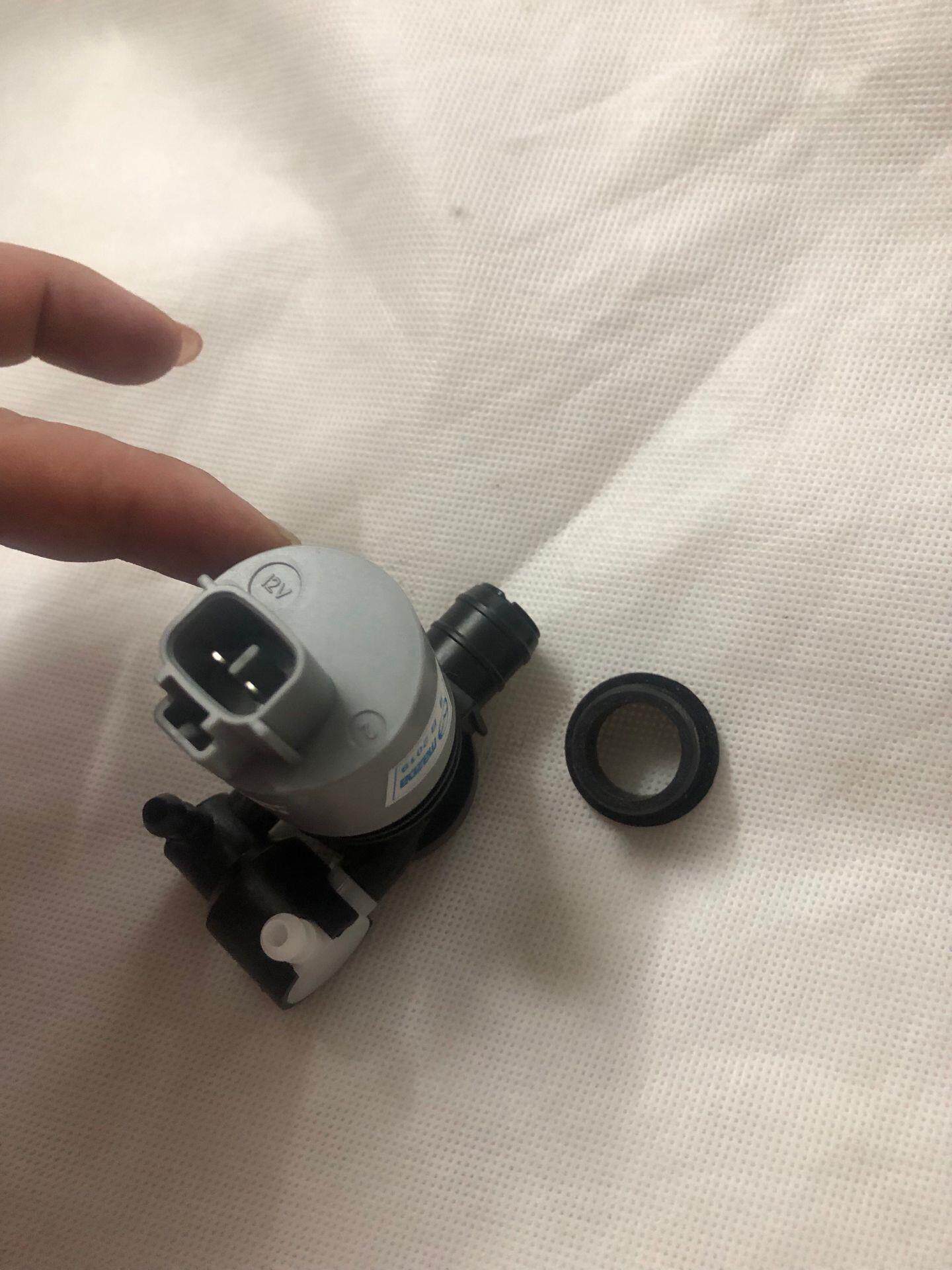 热销适用马/自达3昂克赛拉CX30星骋雨刮喷水壶电机玻璃喷水马达洗