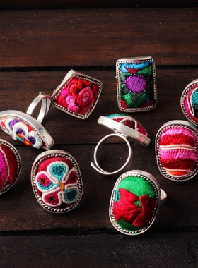 地摊精品 民族风 复古手工苗银饰品 创意时尚戒指绣花