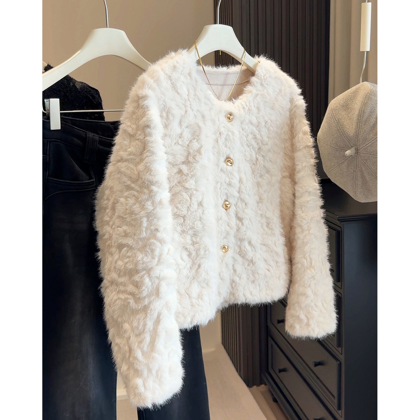 感气质小香风皮毛一体毛毛短外套女冬新款小个子加厚保暖上衣,女装/女士精品,皮草,淘宝优惠券,粉丝福利购,淘宝优惠卷