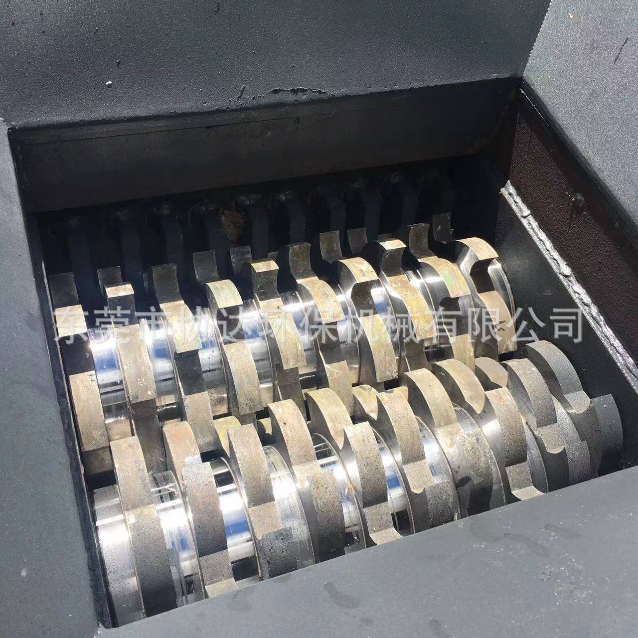 废旧栈板木头双轴撕碎机 石膏玉米芯破碎机 轮胎塑料桶撕碎机厂家