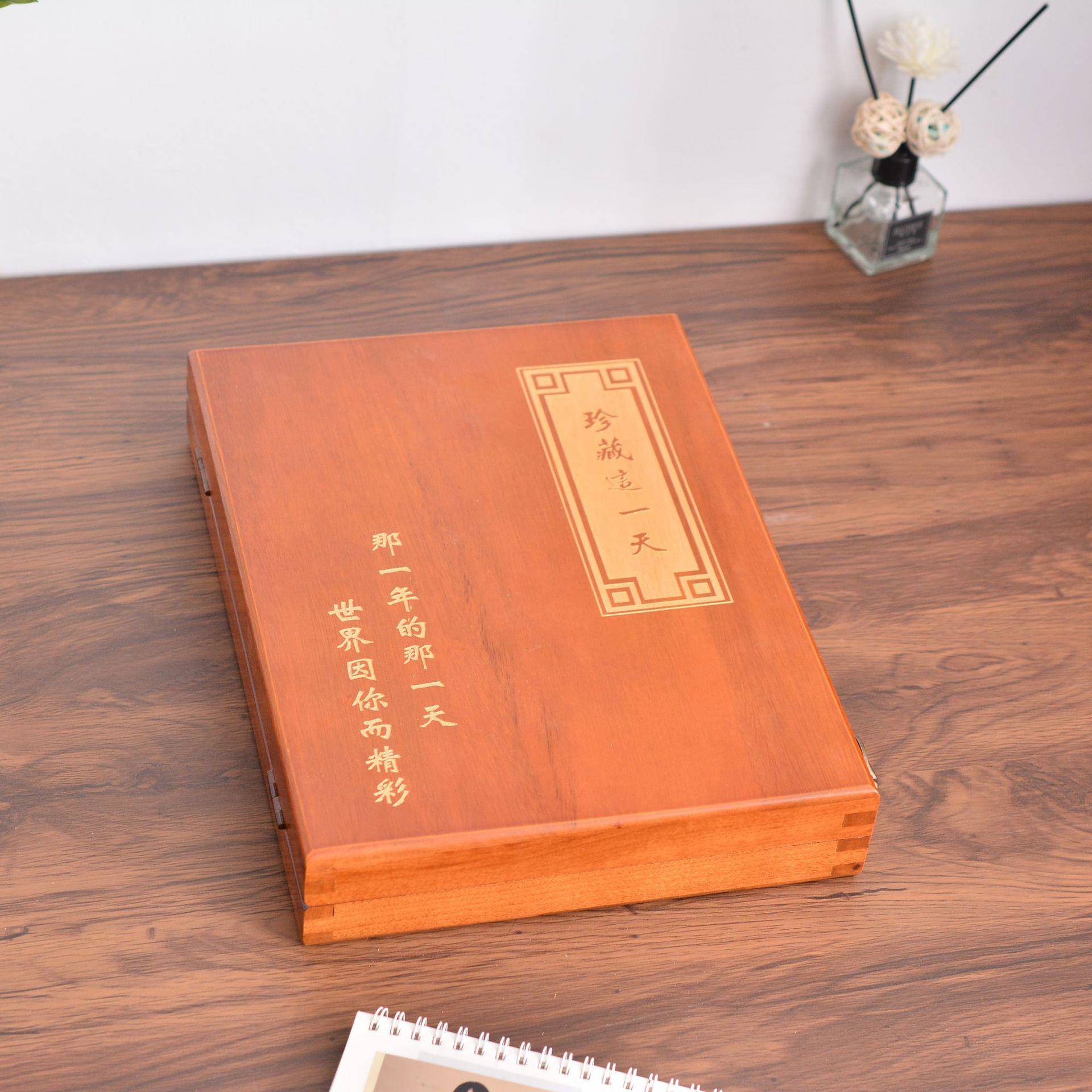 现货桌面香樟木收纳盒古典字画卷轴收藏盒翻盖式带锁扣木盒