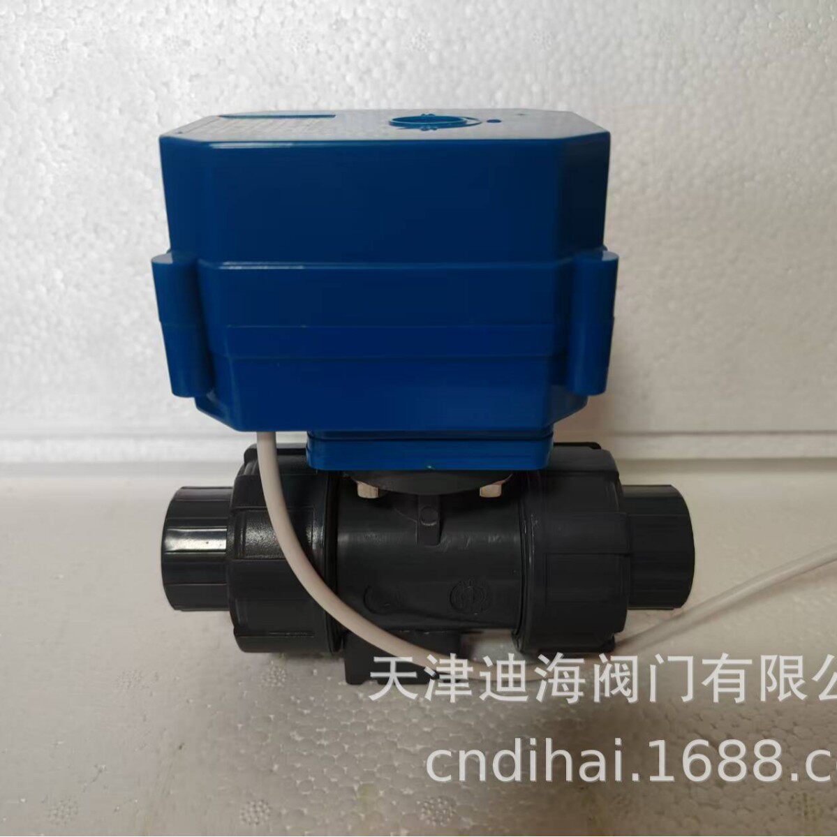 PVC微型电动球阀DN15 DN20 DN25DC12-24V三线两控 三线一控常闭型
