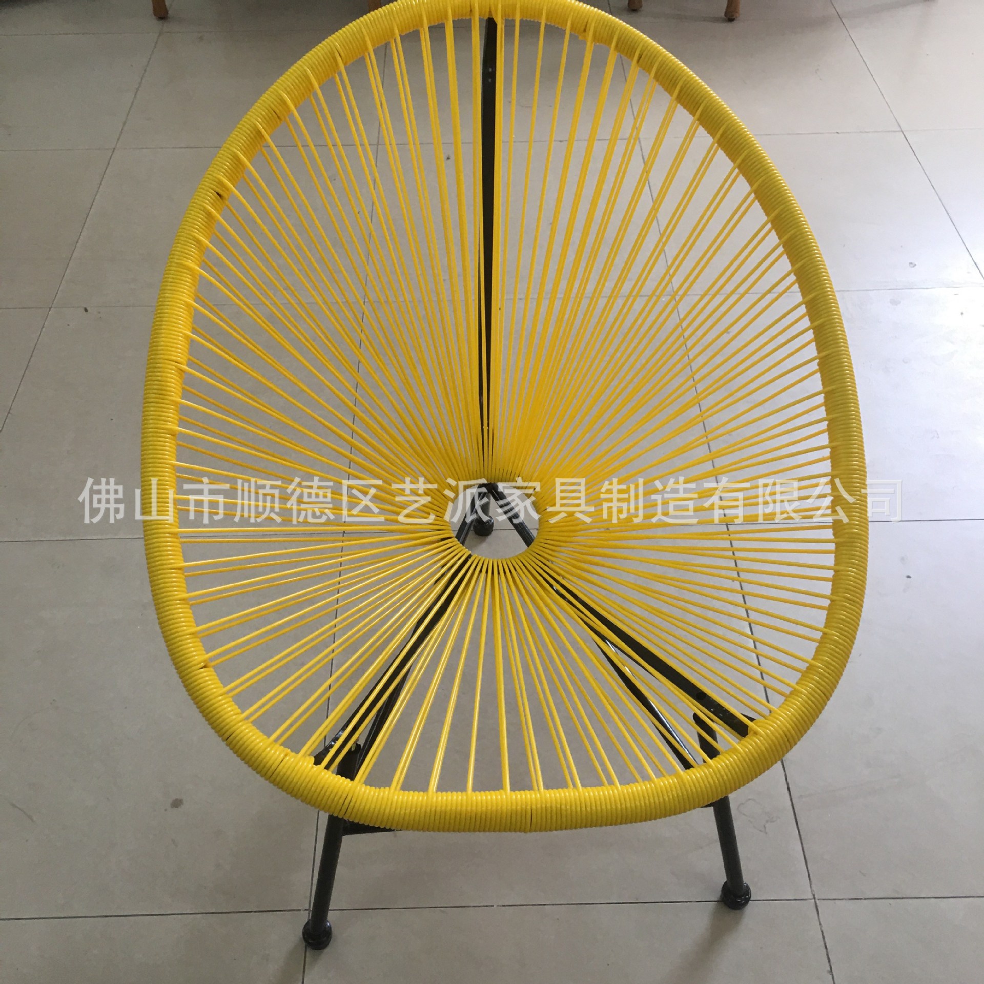 铁框架塑料彩藤摇躺椅成人午休