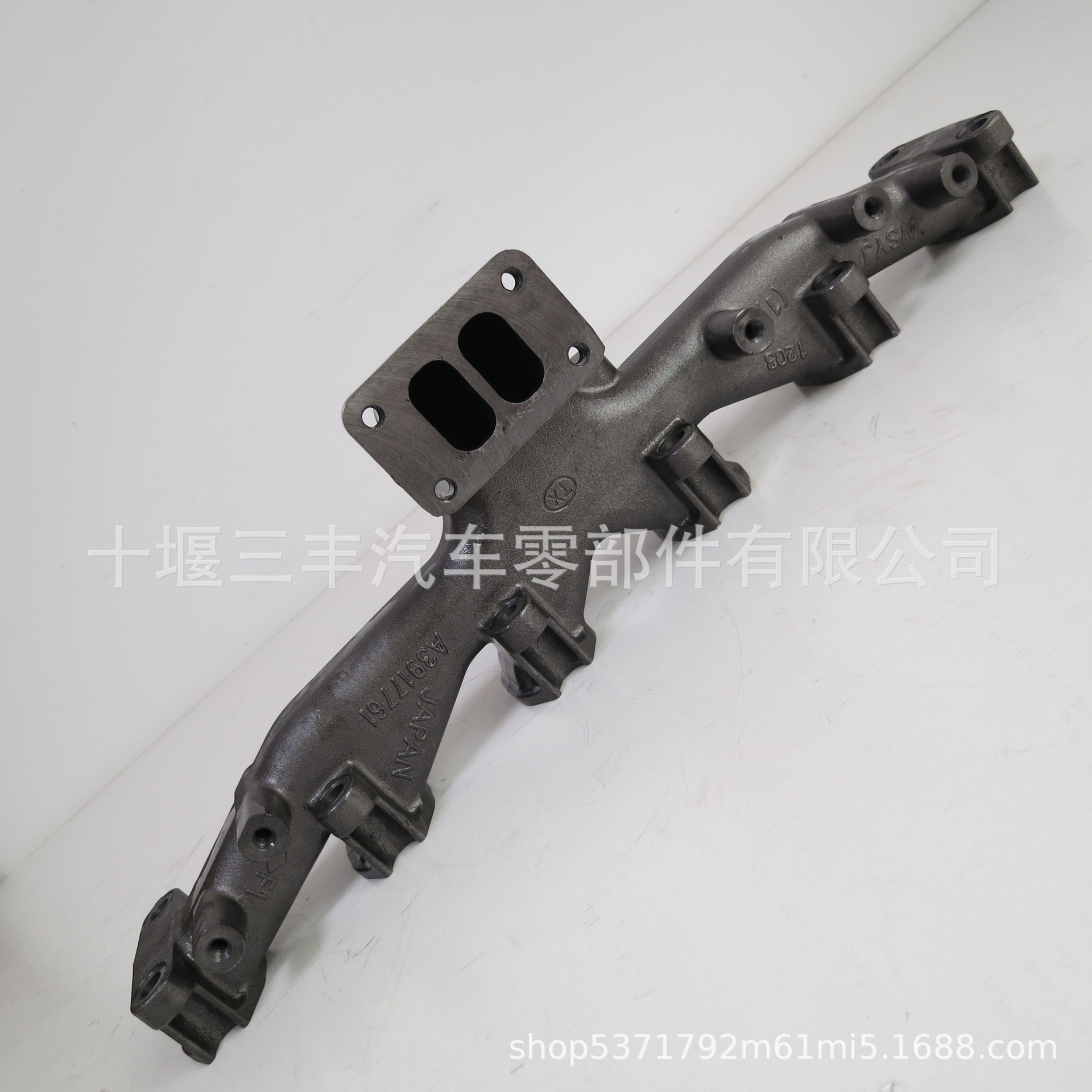 发动机6BT5.9排气歧管3917700 manifold exhaust