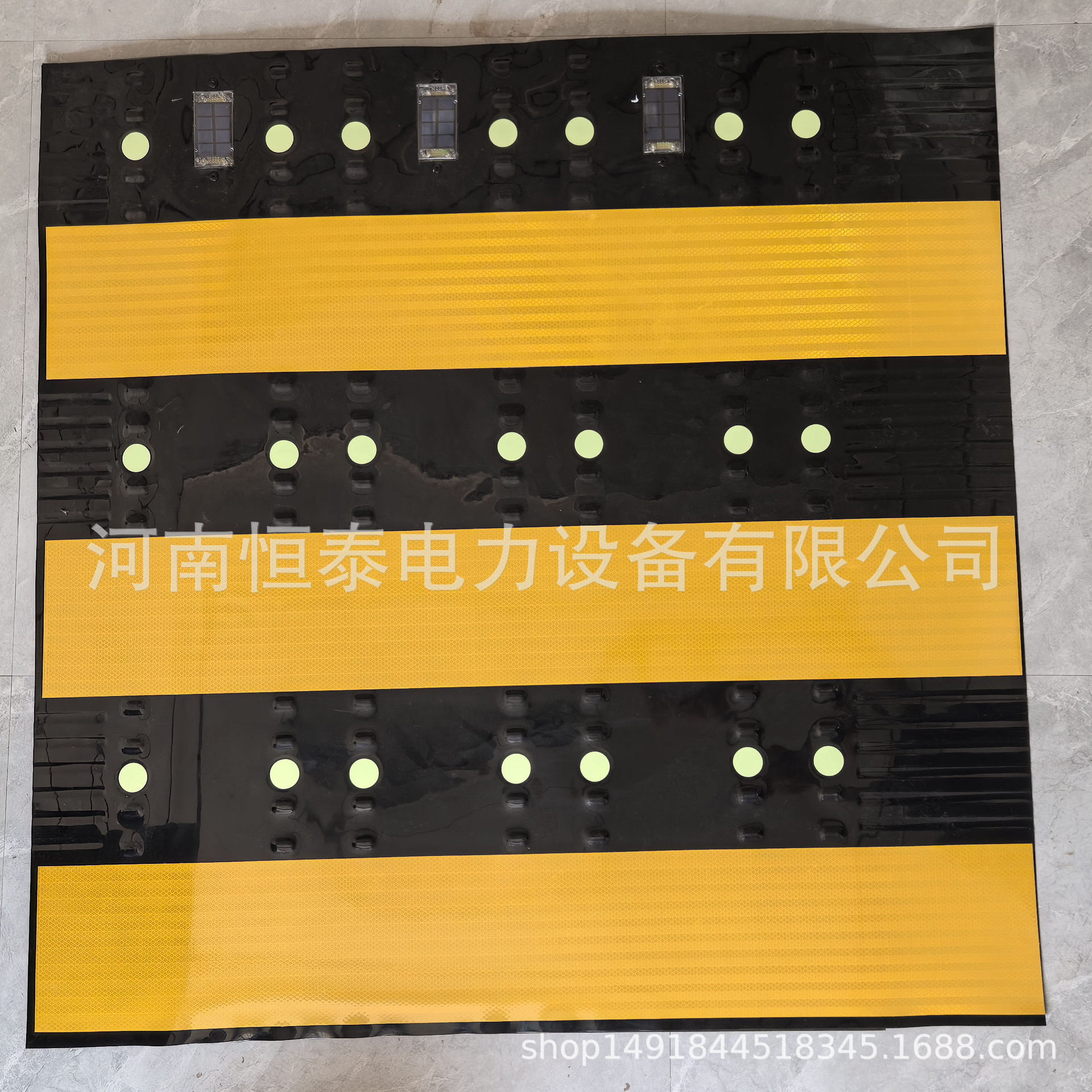 太阳能电杆防撞爆闪警示贴警示灯小灯技防设备