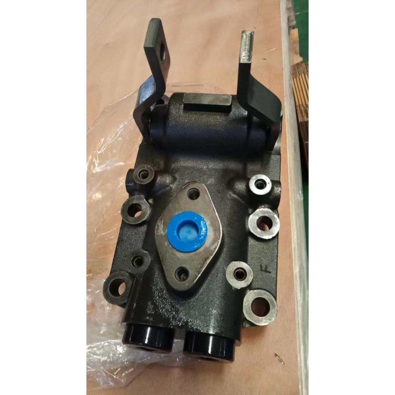 XG4221L推土机转向阀图片转向装置控制阀