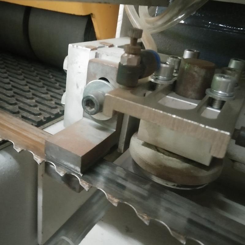 工式木带锯机SZT锯夹配件卧式龙锯夹锯靠门轮输送带卧配套配件机