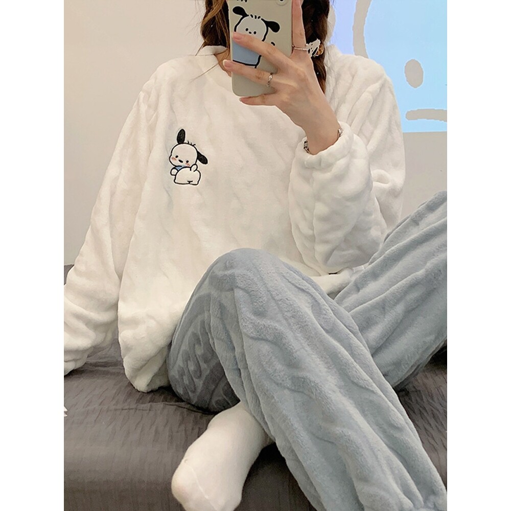 红豆睡衣冬季女款珊瑚绒加厚加绒长袖宽松法兰绒家居服套装可外穿