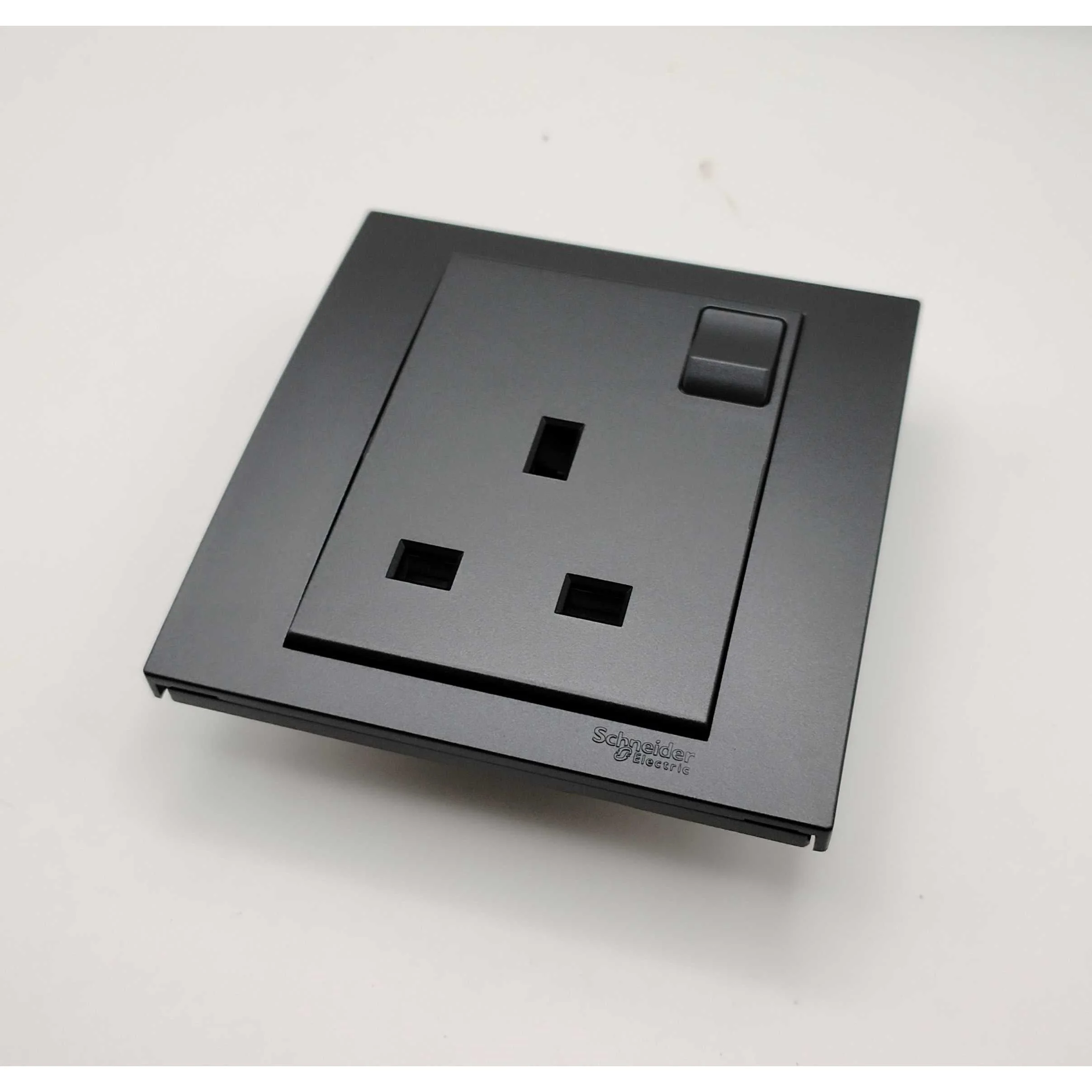 施耐德香港英式英标插苏 元雅皓搭配黑雅致呈 13a港式插座黑新品