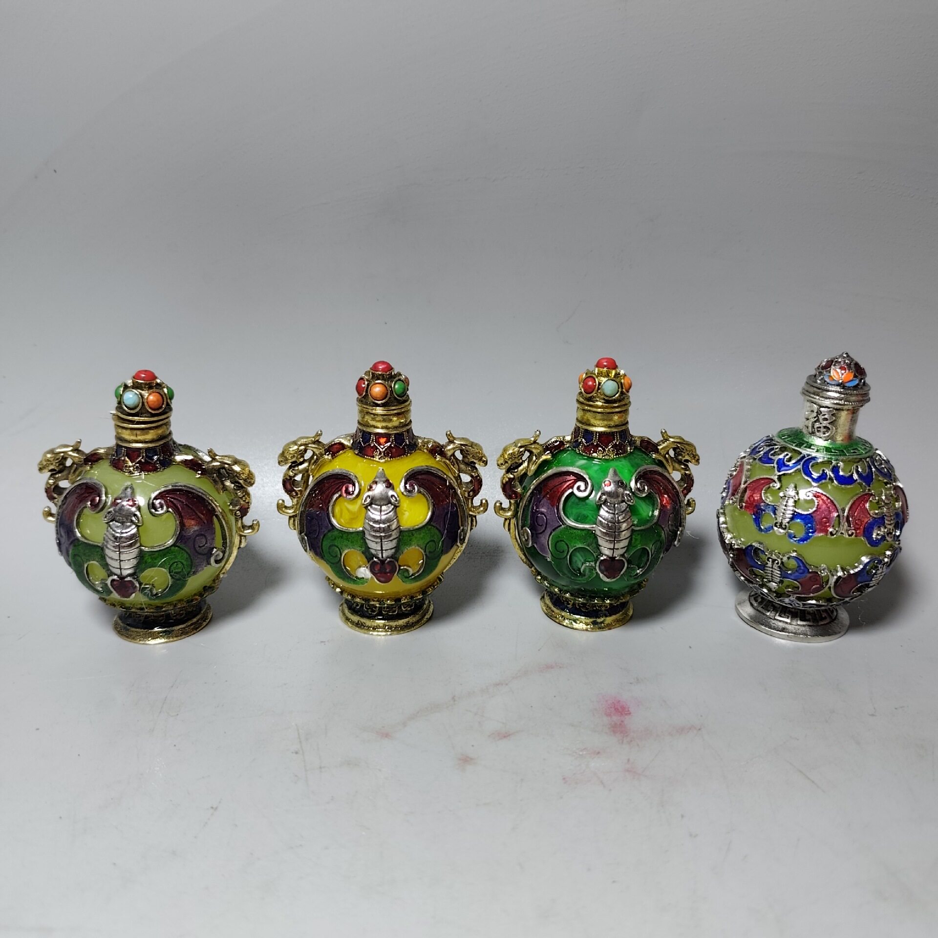 文玩仿古做旧鼻烟壶工艺品合金制镶嵌月光宝石鼻烟壶瓶摆件直播地