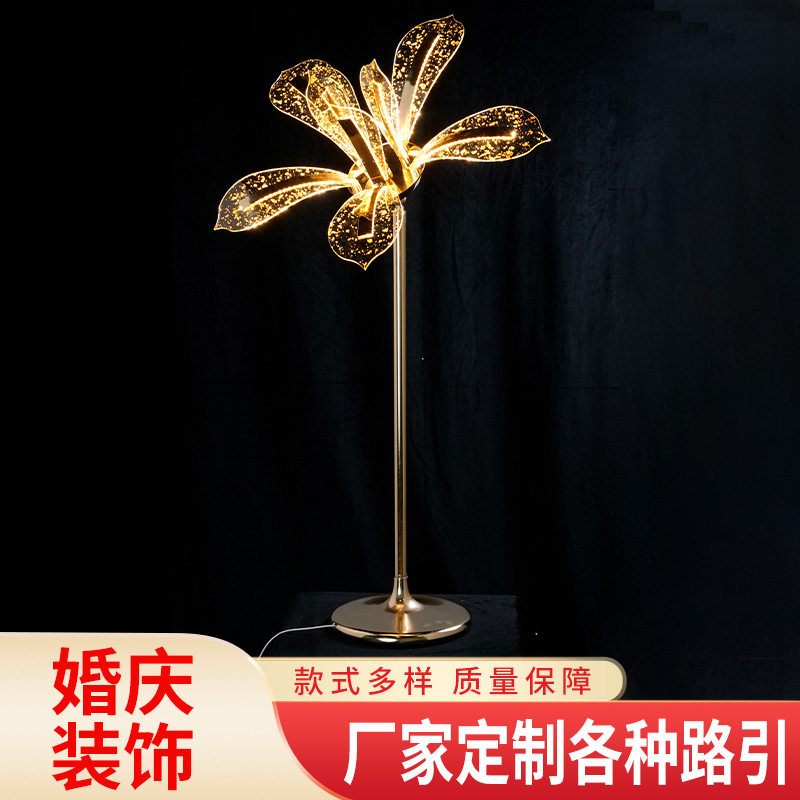 三头冰条水晶铁艺路引灯饰水晶挂钩婚礼迎宾摆件百合花树灯轻奢