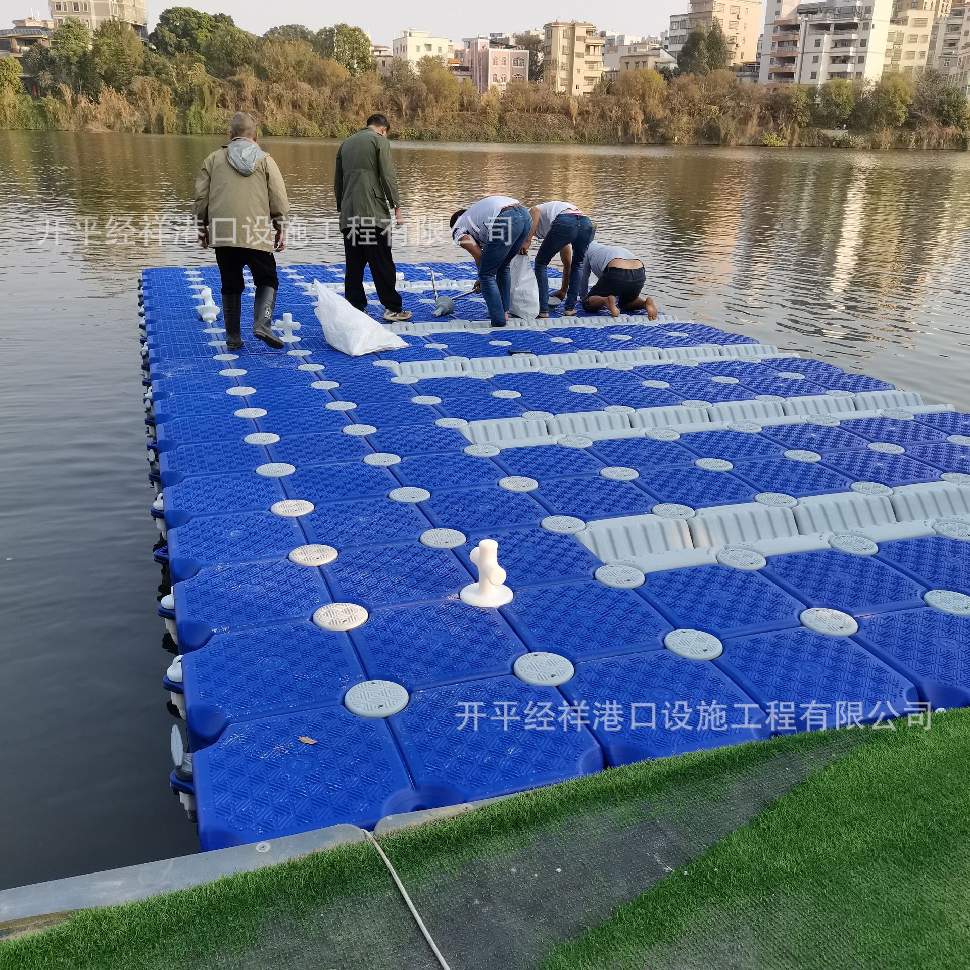 浮筒浮桥游艇摩托艇泊位水上乐园游泳池舞台演艺设施搭建