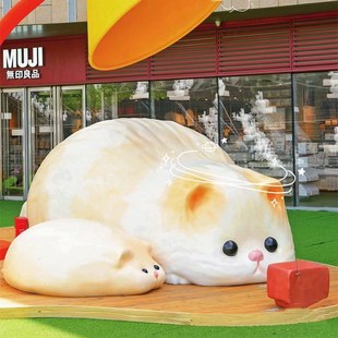 户外网红定制雕塑商场景区网红猪猪D侠大型户外卡通人物玻璃钢摆