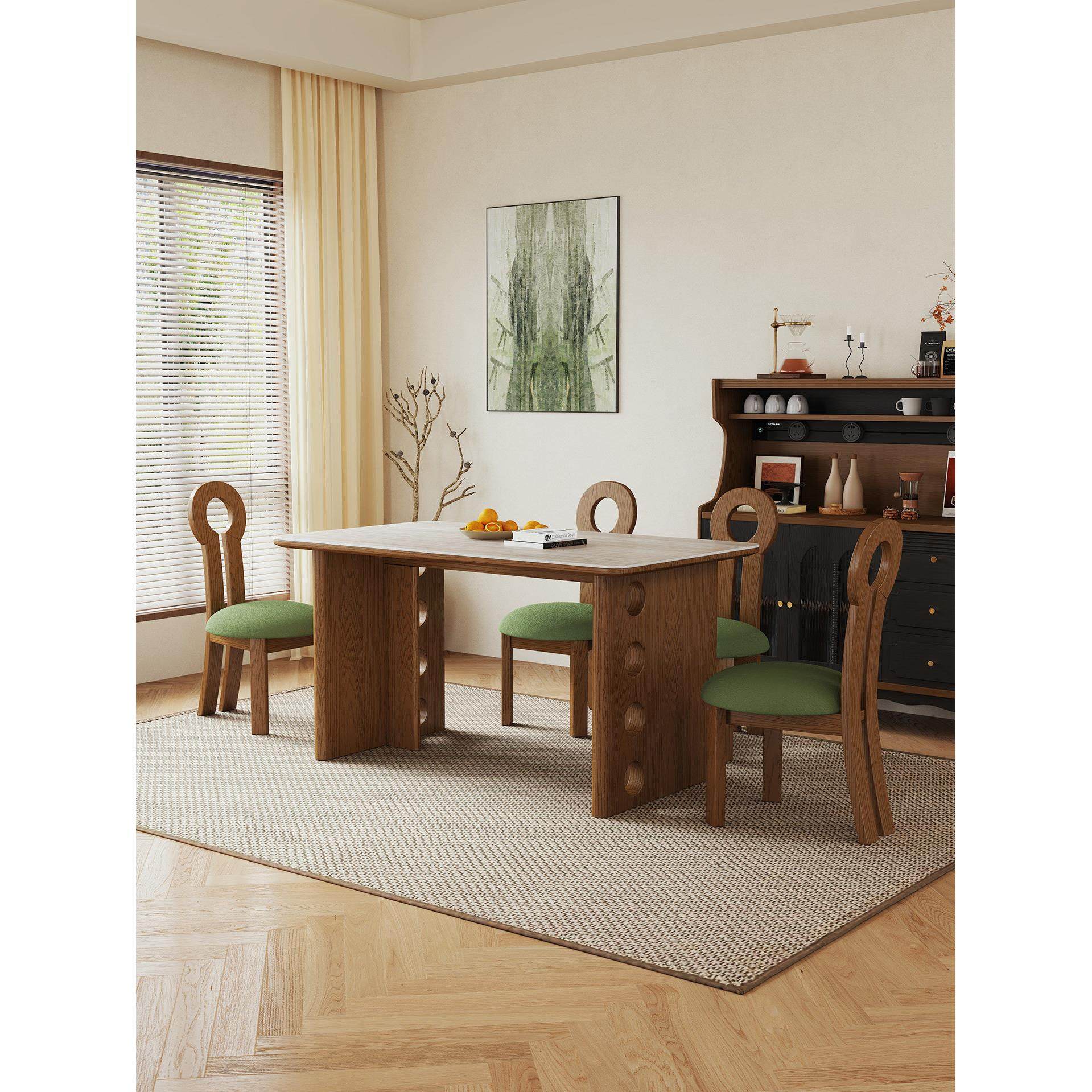 法国中世纪风格全支撑石灰华石板餐桌和小公寓椅子，矩形灰实木餐