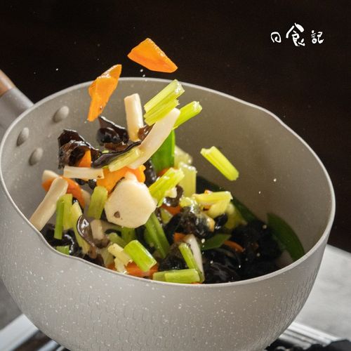 日食记雪平锅不粘锅一人食小锅家用奶锅炒锅煮方便面泡面锅带锅盖