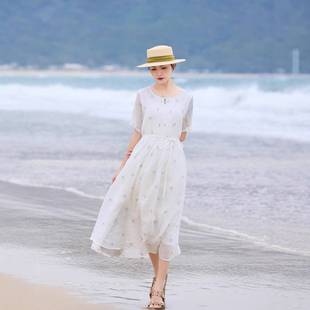 连衣裙海边 2025夏季 新款 宽松飘逸大摆长裙女 复古文艺圆领五分袖