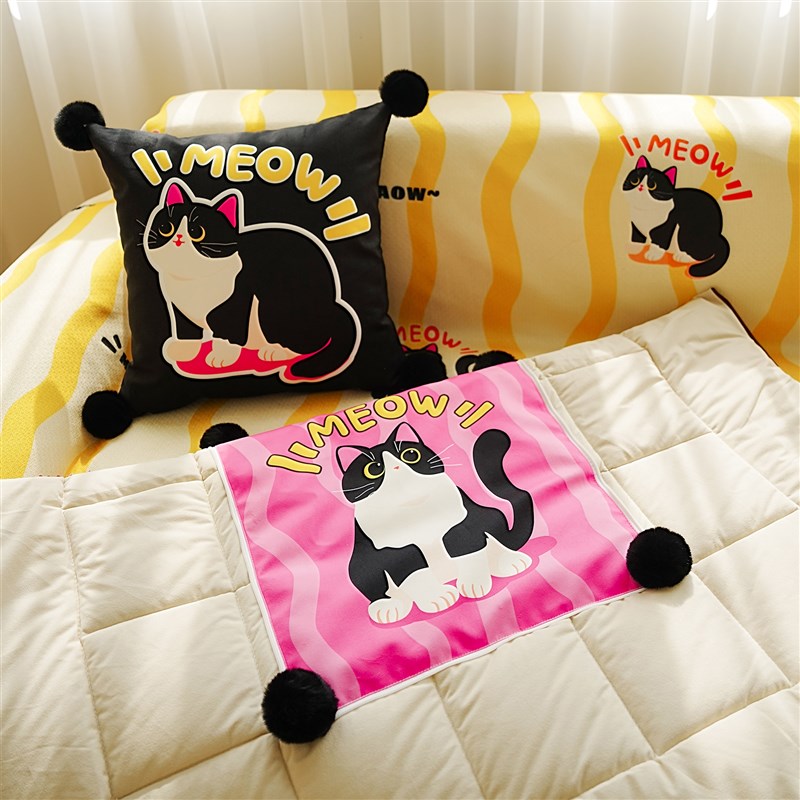 灰熊 X 叫我法师 可爱啊猫时尚手拎抱枕被沙发盖毯二合一多功能