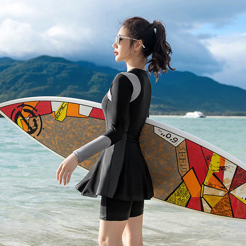 大码泳衣女胖妹妹200斤连体遮肚子显瘦保守长袖温泉学生运动泳装