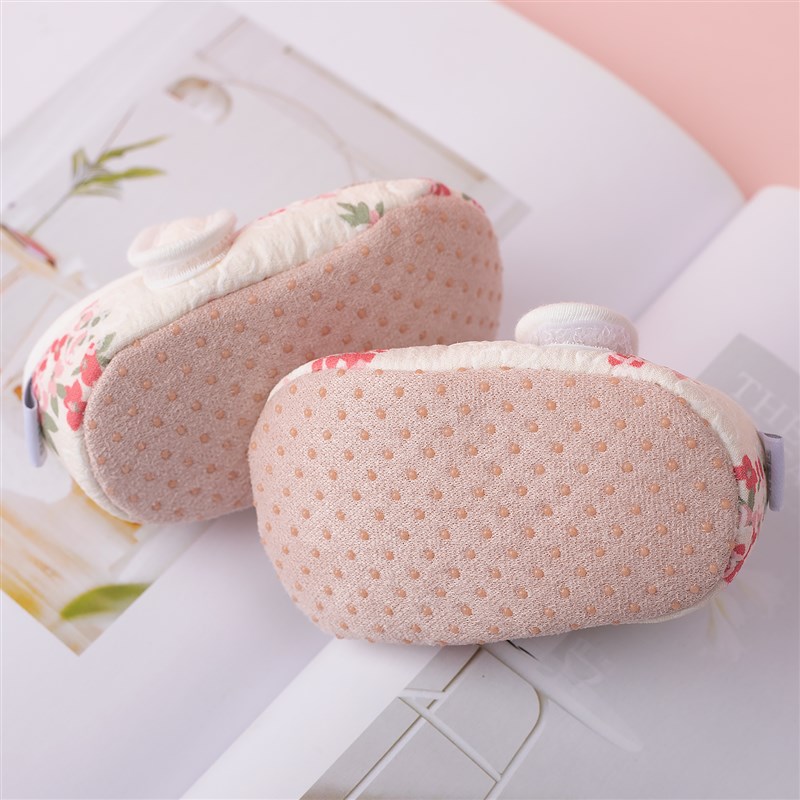 春夏婴儿布鞋小月龄女宝宝鞋子0-6个月软底凉鞋公主鞋不掉步前鞋9