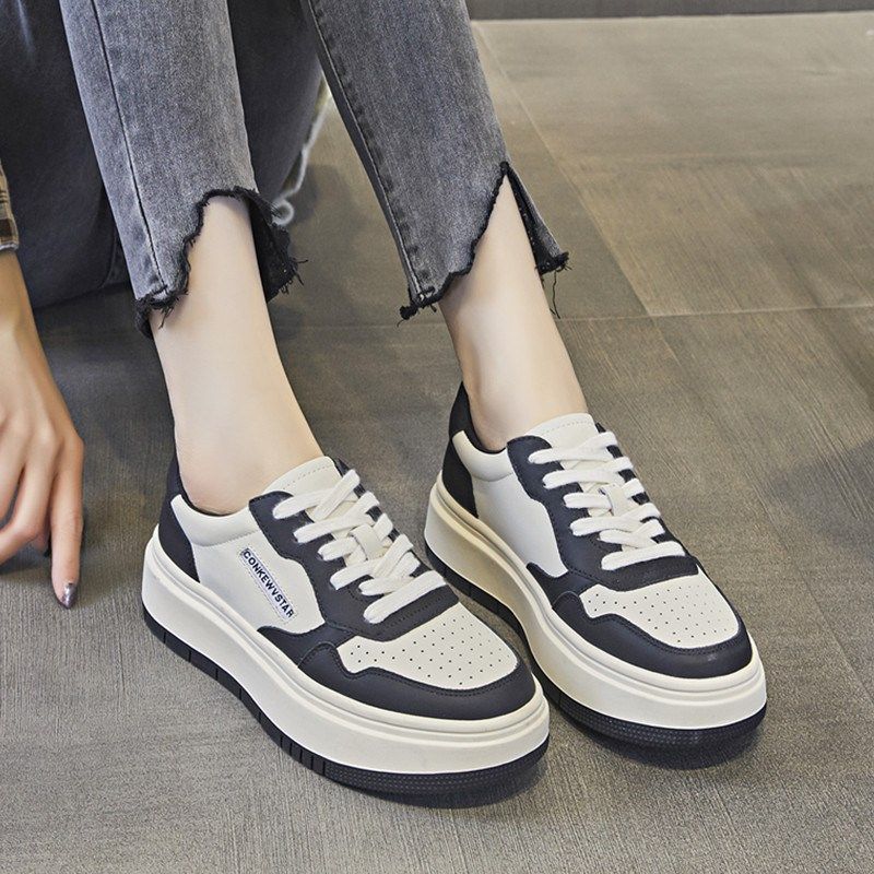 大码女鞋41到43春秋款小白鞋女款2025新款配阔腿裤的鞋子超火显小