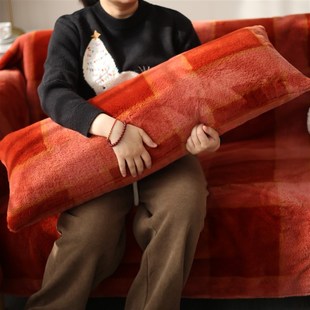 冬季兔兔绒长条靠枕红色喜庆腰枕靠背床头靠垫抱睡夹腿抱枕靠垫