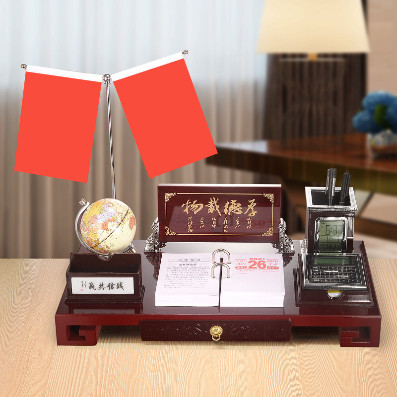2021年日历创意桌面摆件定制2022办公笔M筒木质台历架公司礼品订