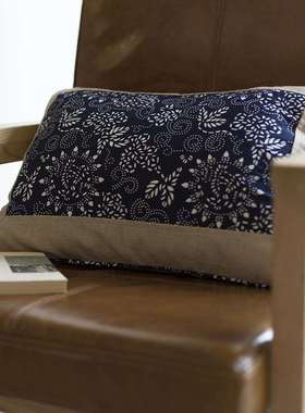 #7GWO蓝印花布棉麻抱枕复古文艺的亚麻靠枕靠垫35455565可