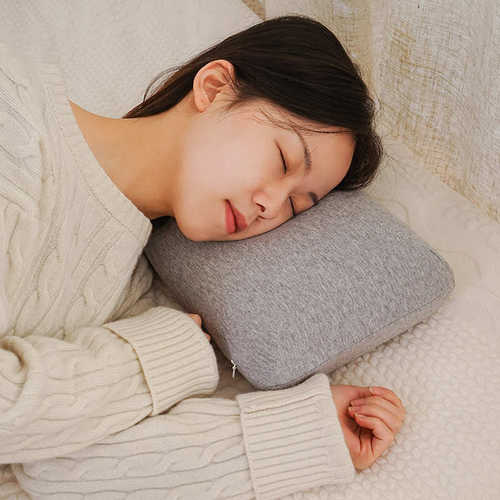 记忆棉小枕头便携式抱枕办公室午睡神器午休趴枕男生睡觉小号学生