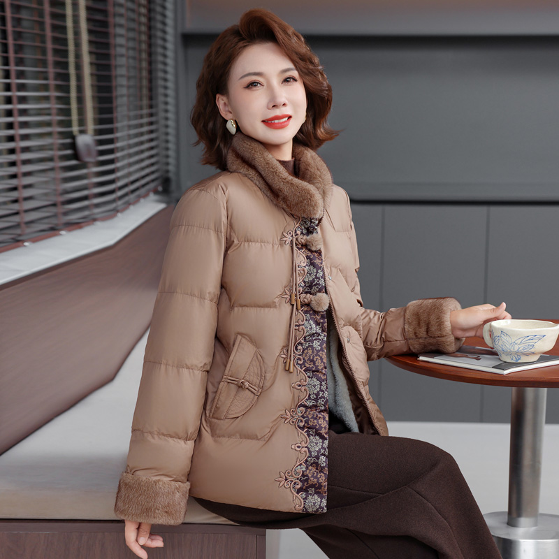 妈妈冬装羽绒棉服2025中老年大码加绒加厚短款棉衣外套棉袄上衣女