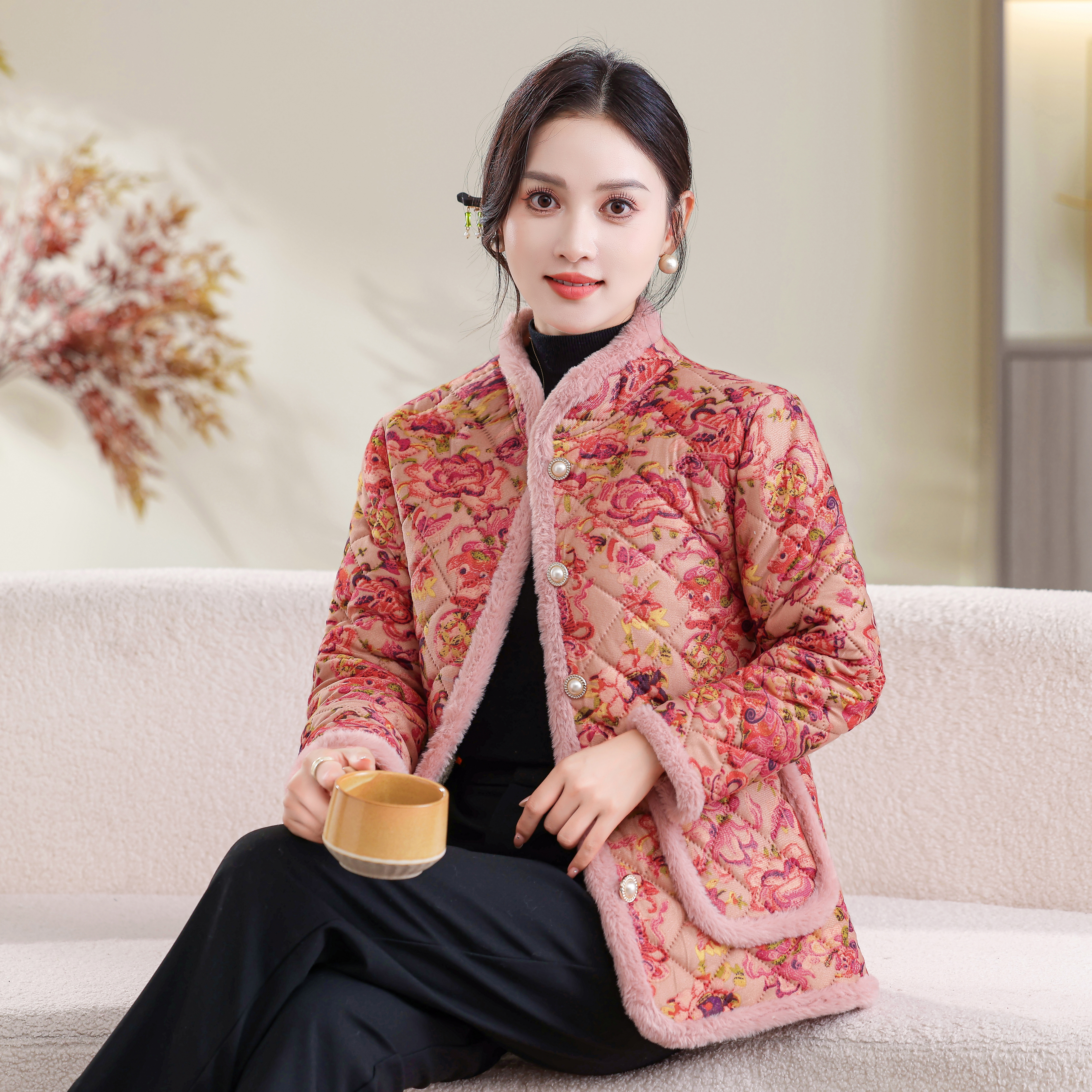 妈妈2025冬装加绒加厚小棉衣外套大码棉服中老年女装洋气碎花棉袄