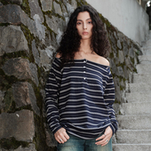 ANTIFORM背构 miu风纽扣一字肩条纹露肩上衣宽松直摆长袖 T女初秋