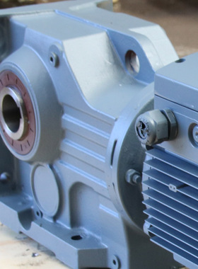 齿轮减速器选型 GKA97-70.54-4KW减速机 一台也是