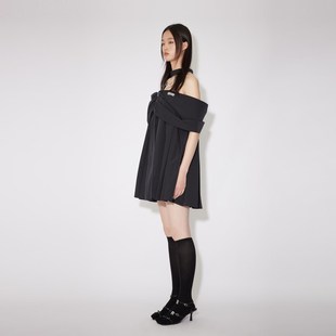 REVAN芮范2024夏季新品设计师款甜酷风黑色挂脖连衣裙RM31101228