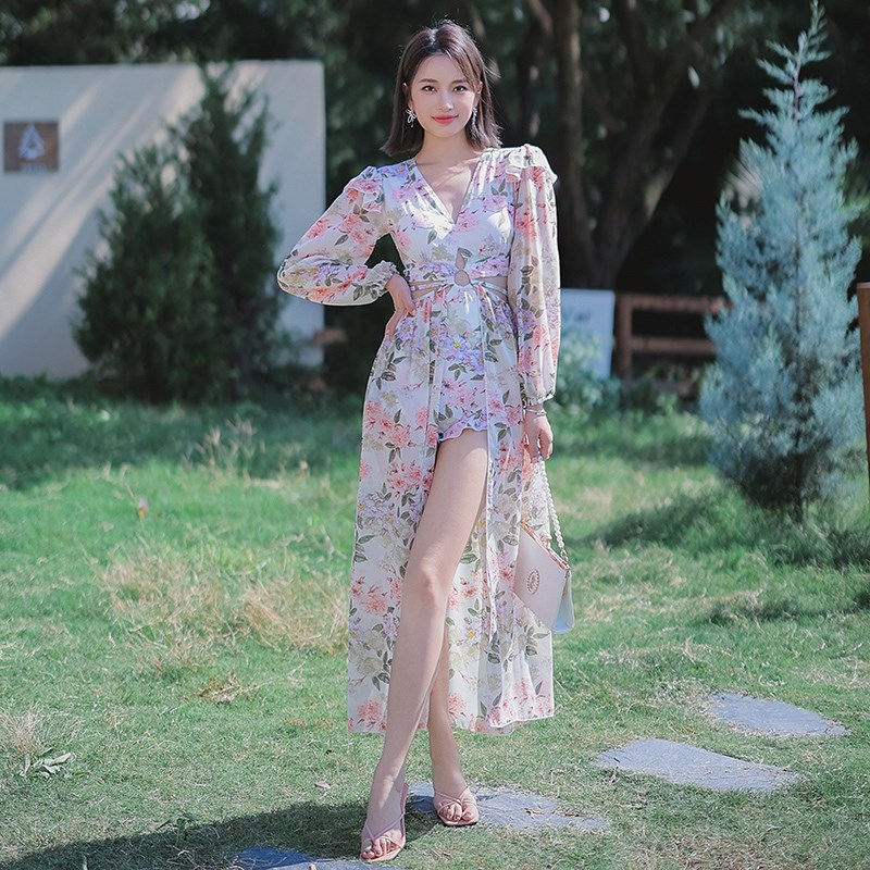 长袖泳衣女款连体显l瘦遮肚长裙海边度假高级感2024新款泡温泉泳