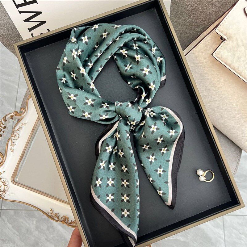 100%a桑蚕丝围巾甜美花丛蝴蝶真丝丝巾披肩女秋季百搭领巾70cm方