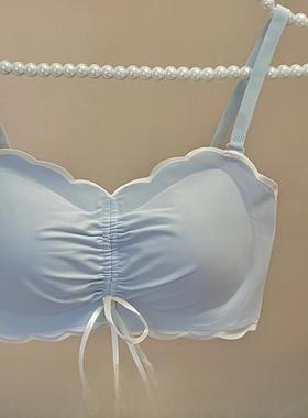 蓝色心情无缝内衣女孩与小乳房，托举，没有电线，二次乳房，反下