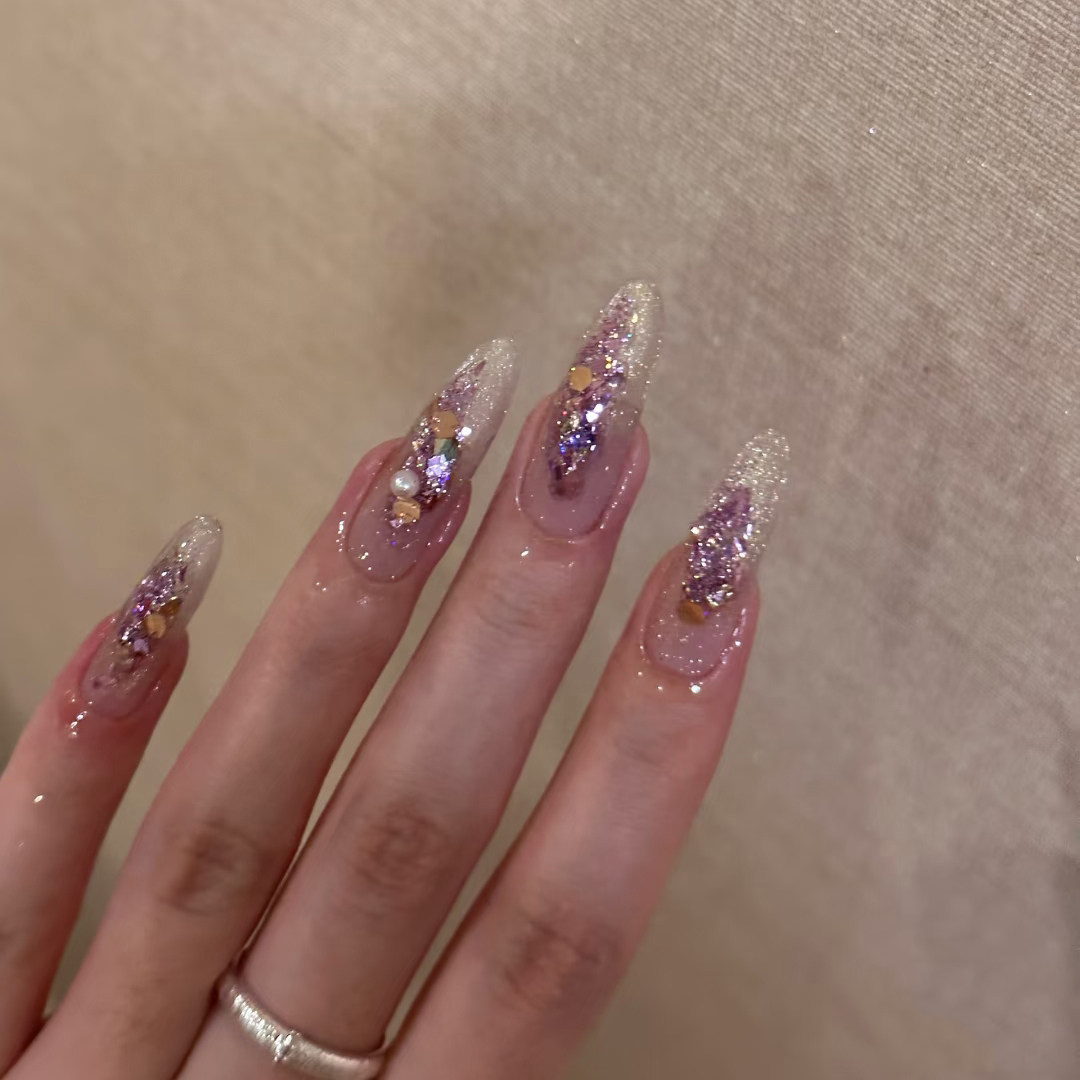 紫色珍珠亮片极光爆闪氛围感美甲