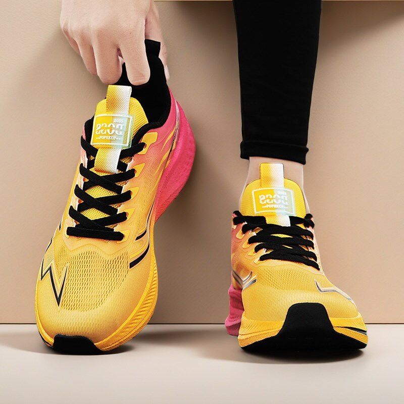 青少年超轻减震碳板跑步鞋男款夏季透气单网面薄款学生运动鞋