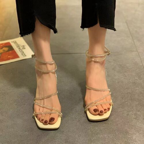绑带凉鞋女仙女风中跟2024年夏B季新款水钻网红粗跟小众设计罗马