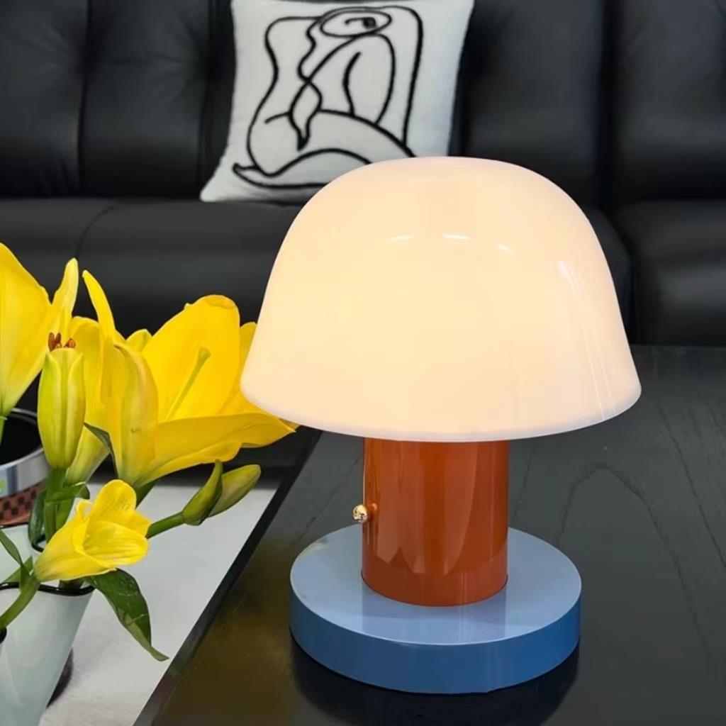 丹麦设计师蘑菇台灯轻奢充电台灯北欧无线触摸中古复古卧室床头灯