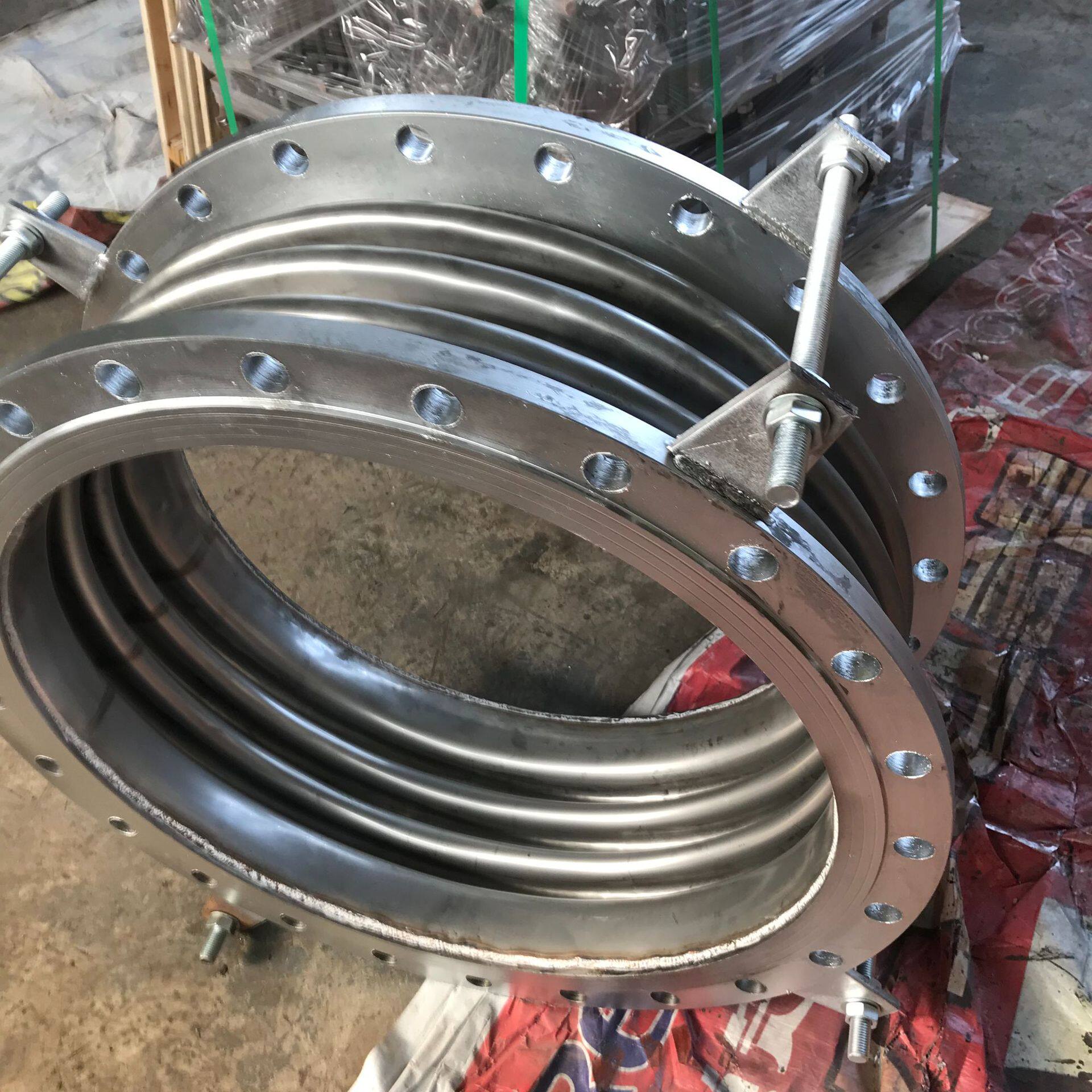 焊接补偿器 大口径波纹补偿器 大拉杆补偿器直埋内压补偿器厂家