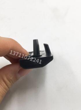 挖掘机钩机徐工XE200DA 150 215D 370 135前下档玻璃胶垫胶托胶卡